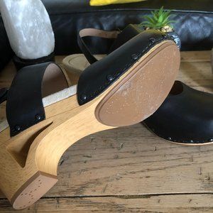 DANSKO CLOGS  NEW- MARY JANES COMFORTABLE LOW WOODEN HEEL NAVY BLUE NO BOX/TAG